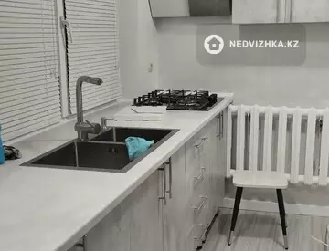 4-комнатный дом, 18 соток, 75 м², на длительный срок