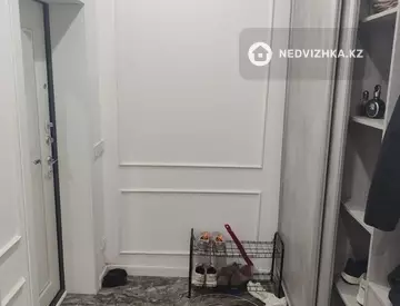 4-комнатная квартира, этаж 1 из 9, 65 м², на длительный срок