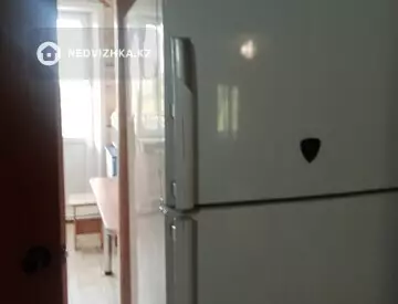 2-комнатная квартира, этаж 3 из 5, 54 м², на длительный срок