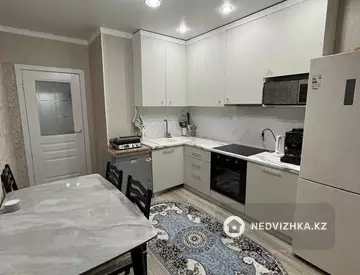2-комнатная квартира, этаж 8 из 10, 55 м²