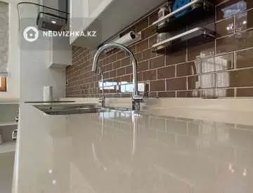 4-комнатная квартира, этаж 24 из 33, 163 м²