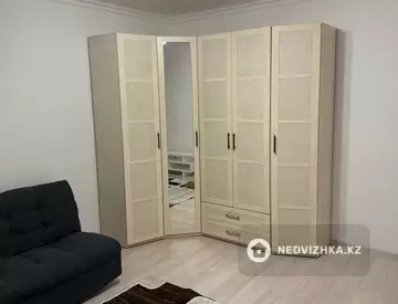 1-комнатная квартира, этаж 6 из 8, 42 м², на длительный срок