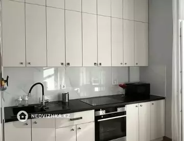 3-комнатная квартира, этаж 9 из 17, 92 м²