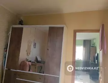 4-комнатная квартира, этаж 2 из 4, 100 м²