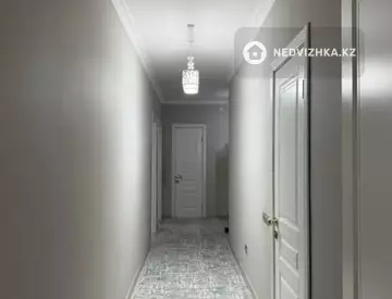 2-комнатная квартира, этаж 4 из 10, 80 м²