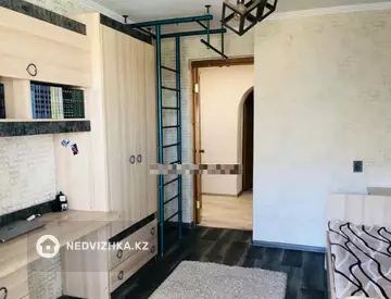 4-комнатная квартира, этаж 3 из 3, 89 м²