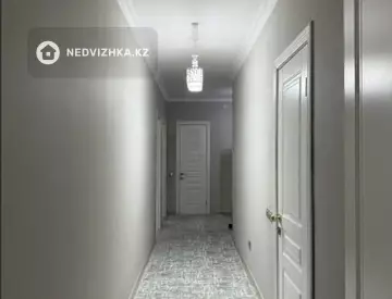 2-комнатная квартира, этаж 4 из 9, 80 м²