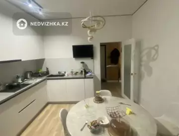 2-комнатная квартира, этаж 4 из 7, 71 м²