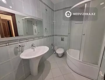 3-комнатная квартира, этаж 4 из 9, 104 м², на длительный срок