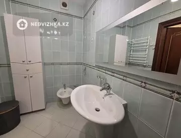 3-комнатная квартира, этаж 4 из 9, 104 м², на длительный срок