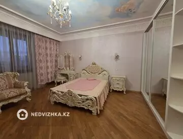 3-комнатная квартира, этаж 4 из 9, 104 м², на длительный срок