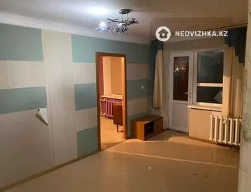 2-комнатная квартира, этаж 3 из 3, 48 м²