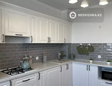 2-комнатная квартира, этаж 9 из 10, 61 м²