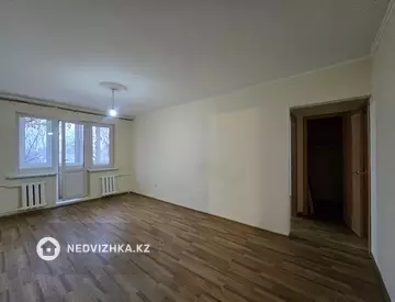 3-комнатная квартира, этаж 4 из 4, 58 м²