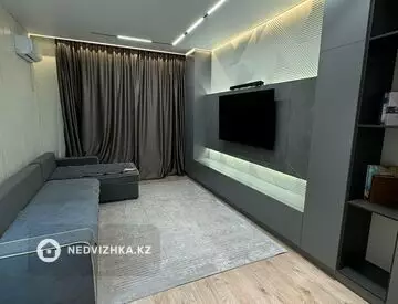 3-комнатная квартира, этаж 1 из 12, 80 м²