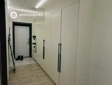 3-комнатная квартира, этаж 1 из 12, 80 м²
