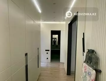 3-комнатная квартира, этаж 1 из 12, 80 м²