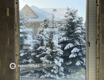 4-комнатный дом, 4 соток, 210 м²