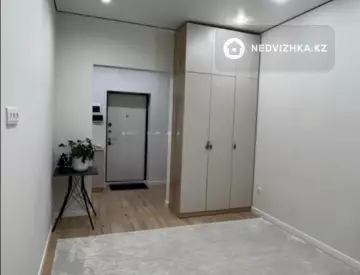 1-комнатная квартира, этаж 8 из 9, 37 м²