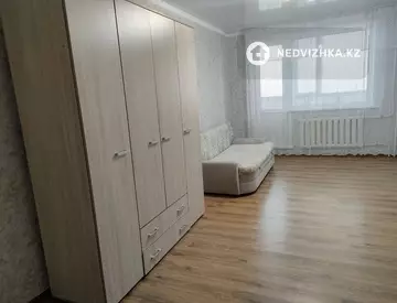 1-комнатная квартира, этаж 4 из 5, 38 м²