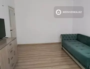 2-комнатная квартира, этаж 9 из 9, 50 м²