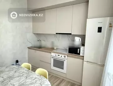 2-комнатная квартира, этаж 3 из 17, 54 м²