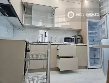 1-комнатная квартира, этаж 8 из 12, 43 м²