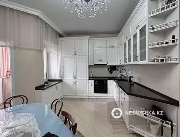 3-комнатная квартира, этаж 3 из 3, 126 м²