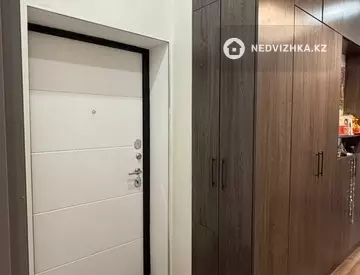 2-комнатная квартира, этаж 5 из 19, 58 м²