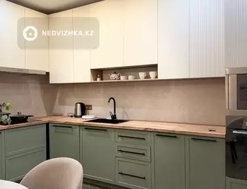 3-комнатная квартира, этаж 13 из 40, 100 м²