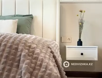 3-комнатная квартира, этаж 13 из 40, 100 м²