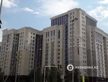 4-комнатная квартира, этаж 10 из 14, 93 м²