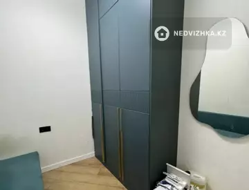 3-комнатная квартира, этаж 10 из 18, 90 м²