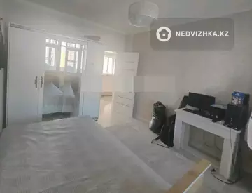 4-комнатная квартира, этаж 6 из 12, 100 м²