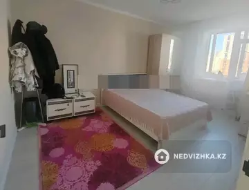 4-комнатная квартира, этаж 6 из 12, 100 м²