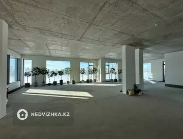 9-комнатная квартира, этаж 3 из 3, 451 м²