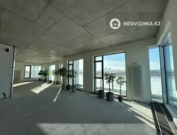 9-комнатная квартира, этаж 3 из 3, 451 м²