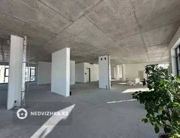 9-комнатная квартира, этаж 3 из 3, 451 м²