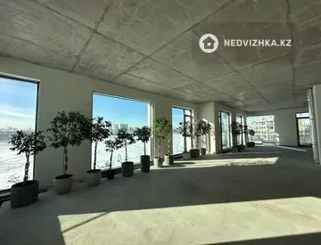 9-комнатная квартира, этаж 3 из 3, 451 м²