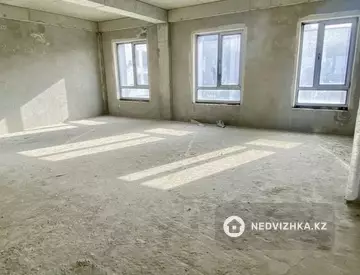 4-комнатная квартира, этаж 3 из 3, 187 м²