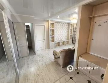 4-комнатная квартира, этаж 5 из 10, 70 м²