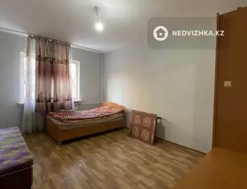 3-комнатная квартира, этаж 1 из 9, 90 м², На длительный срок
