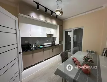 1-комнатная квартира, этаж 10 из 14, 40 м², посуточно