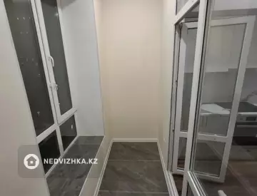 1-комнатная квартира, этаж 4 из 9, 37 м²