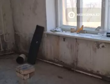 3-комнатная квартира, этаж 1 из 2, 53 м²