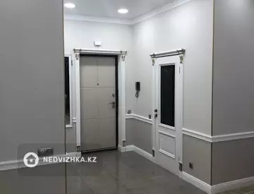 4-комнатная квартира, этаж 3 из 14, 127 м²