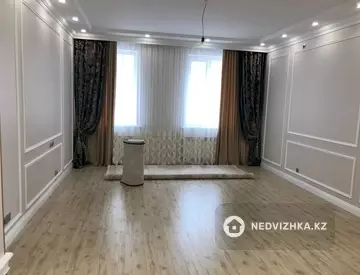 4-комнатная квартира, этаж 3 из 14, 127 м²