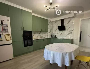 4-комнатная квартира, этаж 2 из 9, 110 м²