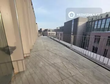 4-комнатная квартира, этаж 4 из 4, 105 м²