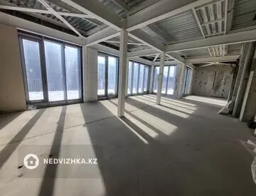 4-комнатная квартира, этаж 4 из 4, 105 м²